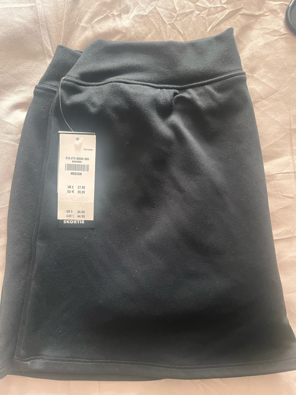 Gilly Hicks Black Athletic Skort with Built-In Shorts - Picture 3 of 14